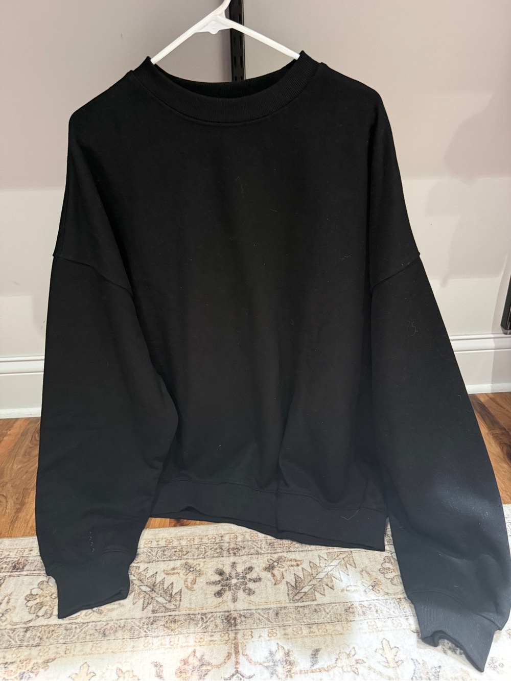 Women's Black Crewneck Sweatshirt - Relaxed Fit